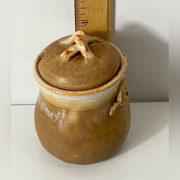 HANDMADE Wheel Thrown Pottery “JAM” Jar with Lid Signed J Lewis Speckle Glaze - Picture 9 of 10